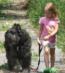 Belle-and-Sara-strolling